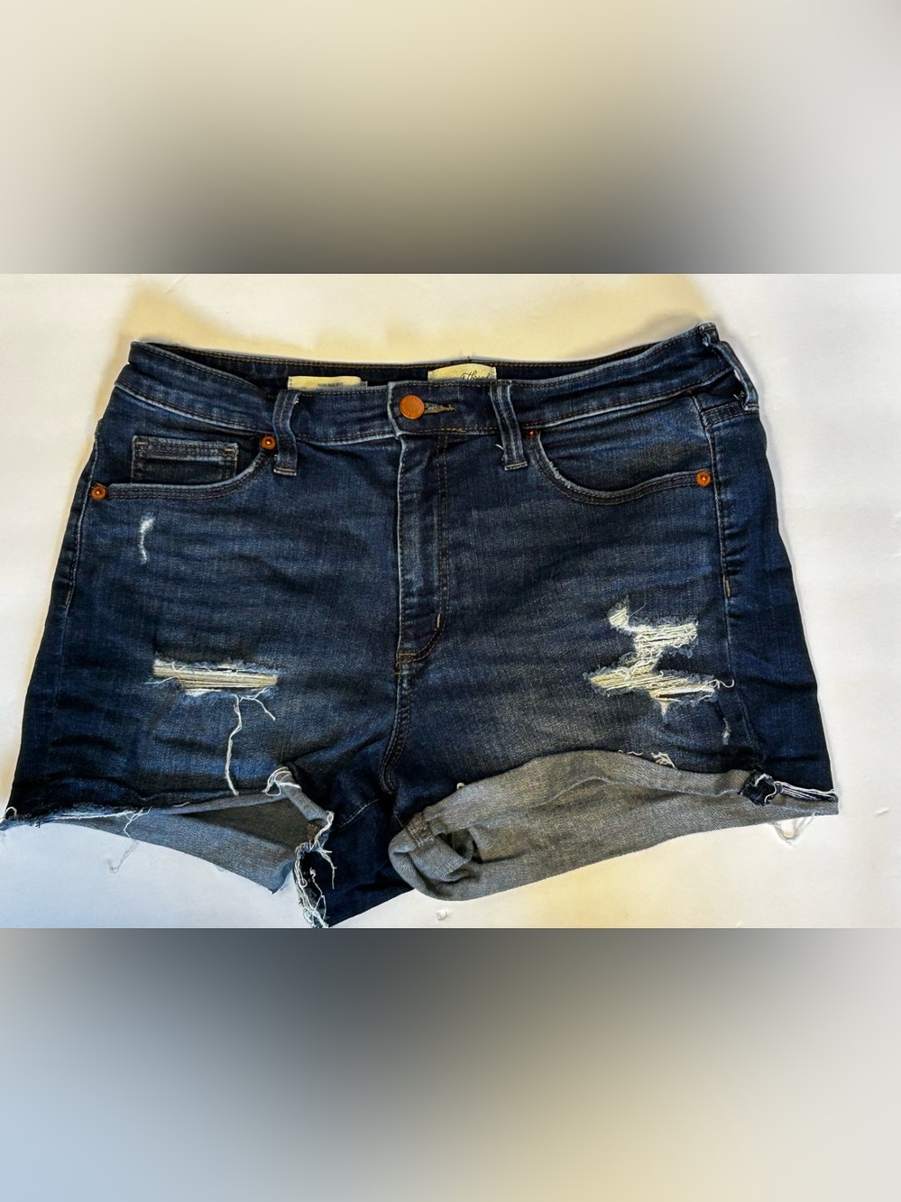 Universal Thread High Rise Midi blue jean stretch denim shorts size 10 10/30
